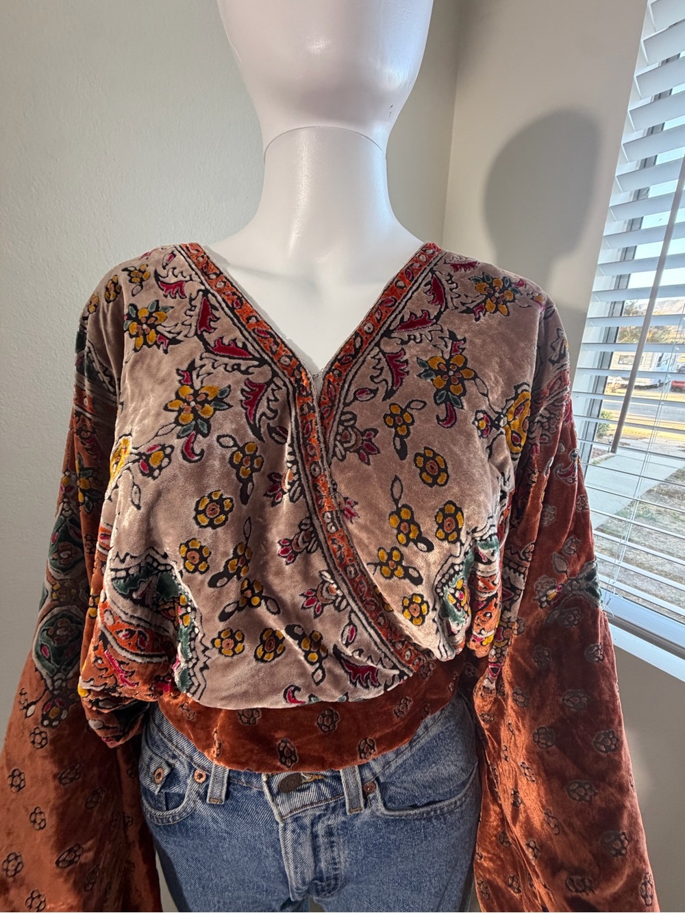 Free people “Mata Hari”. Velvet Blouse - Picture 6 of 8